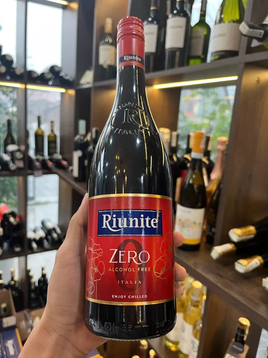 Безалкогольное красное игристое шампанское Riunite Zero Lambrusco Style / Риунит Зеро Ламбруско стайл