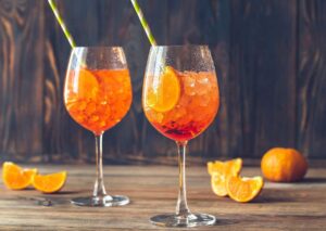 Ідеальний коктейль Spritz на літо з Carl Jung Blanc de Blancs Sparkling